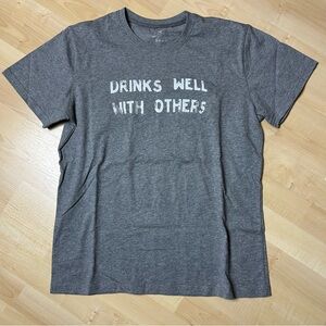 Gray Graphic Tee - 'Drinks Well With Others' size Medium
